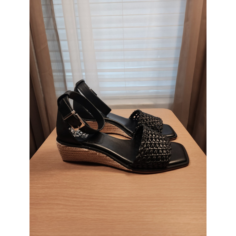 Vince Camuto Black Leather Net Low Ankle Strap Espadrille Wedge SZ 9 Wide - Picture 4 of 11